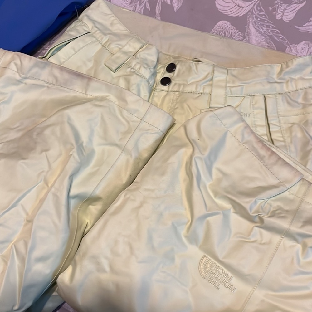 Woman’s sml snowboard jacket 2 pants xs Northface and Sml burton & matching hat